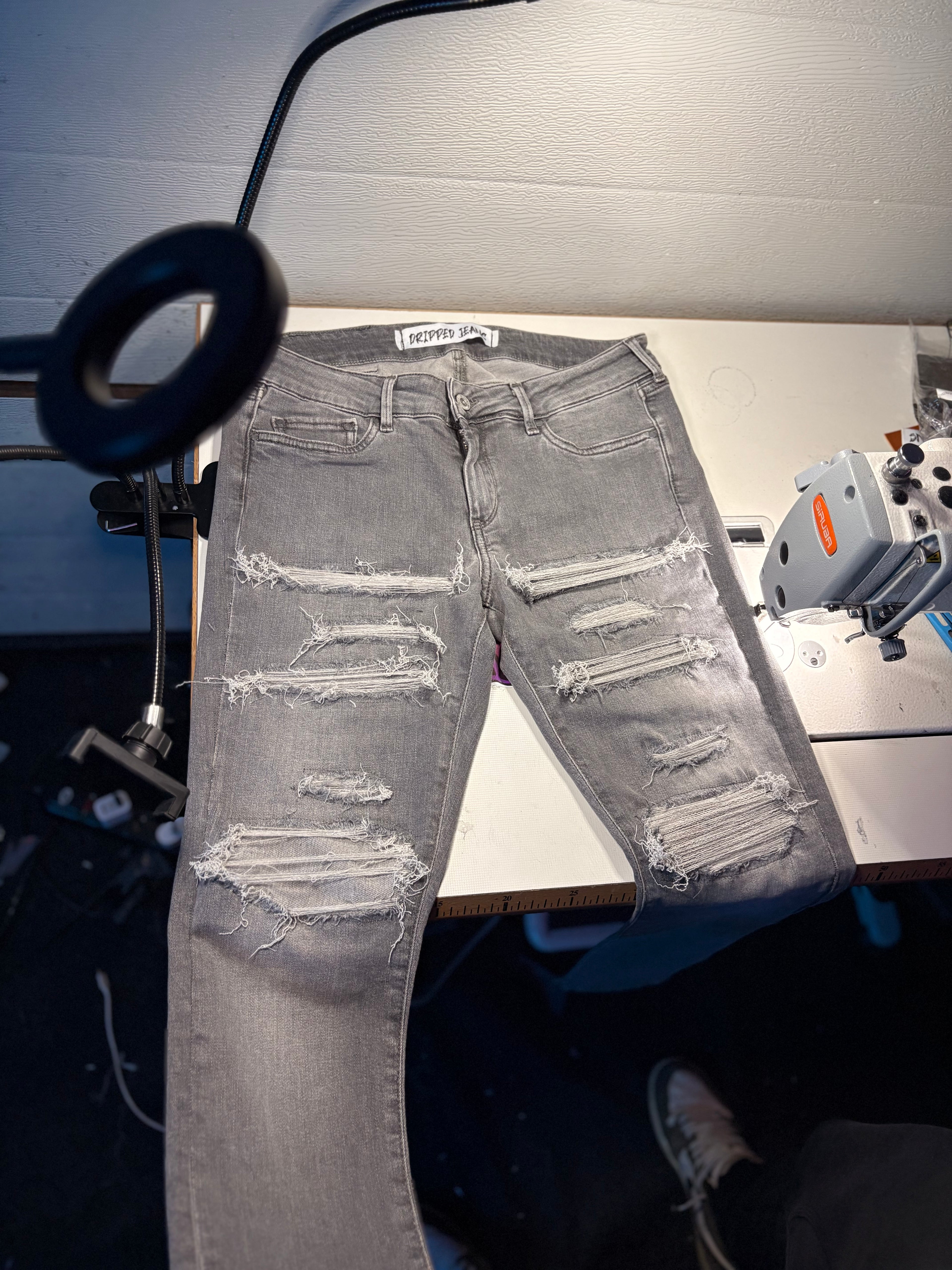 Dripped Slimfit Distressed Jeans | M