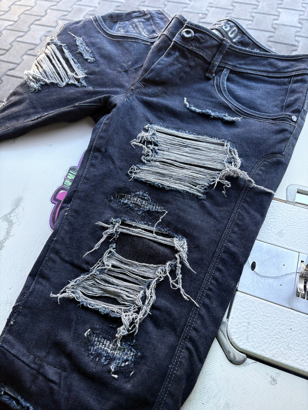Dripped Slimfit Custom Jeans | S/M