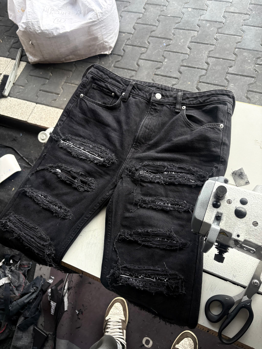 Dripped Slimfit Custom Jeans | M