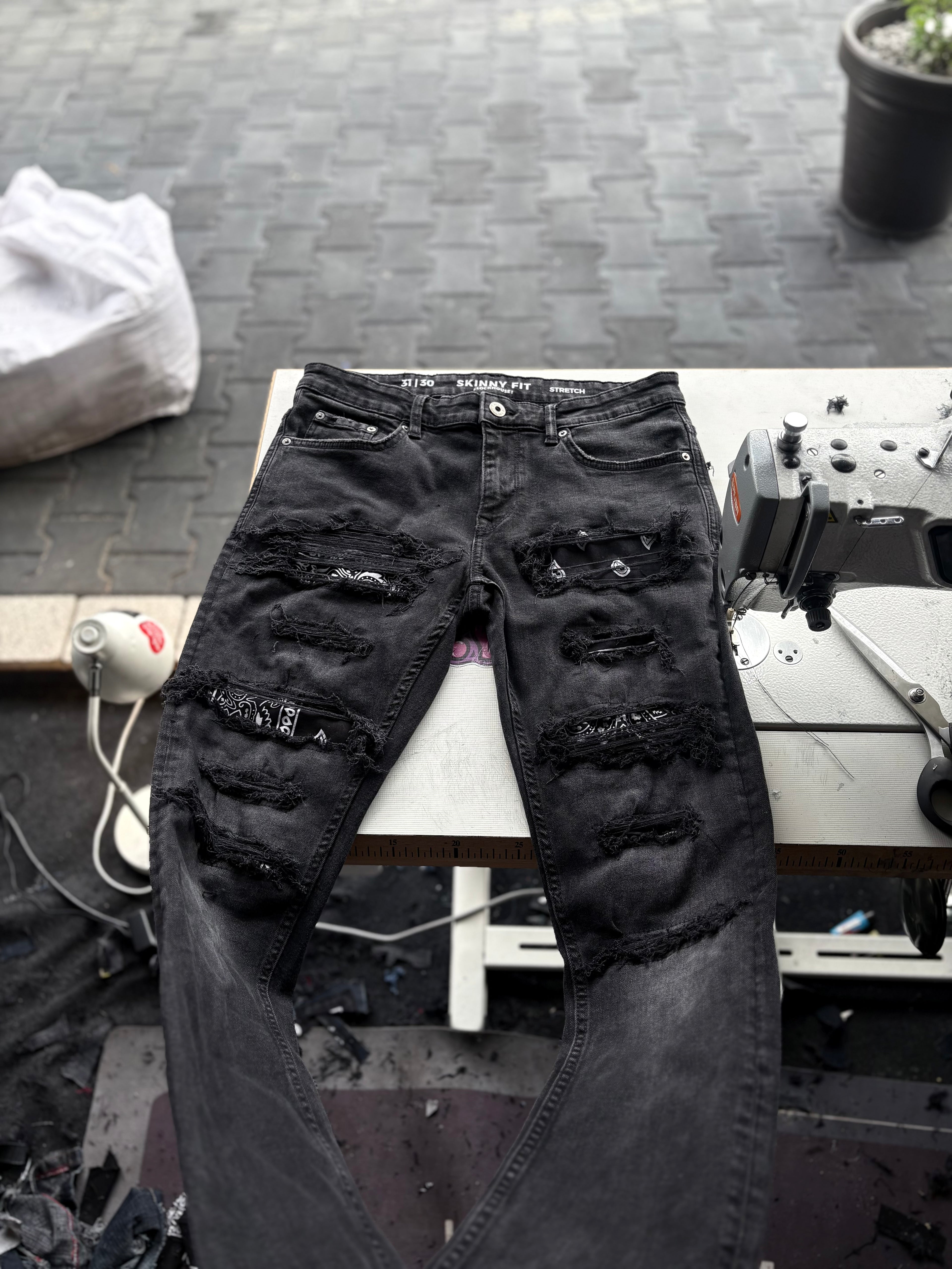 Dripped Slimfit Custom Jeans | M