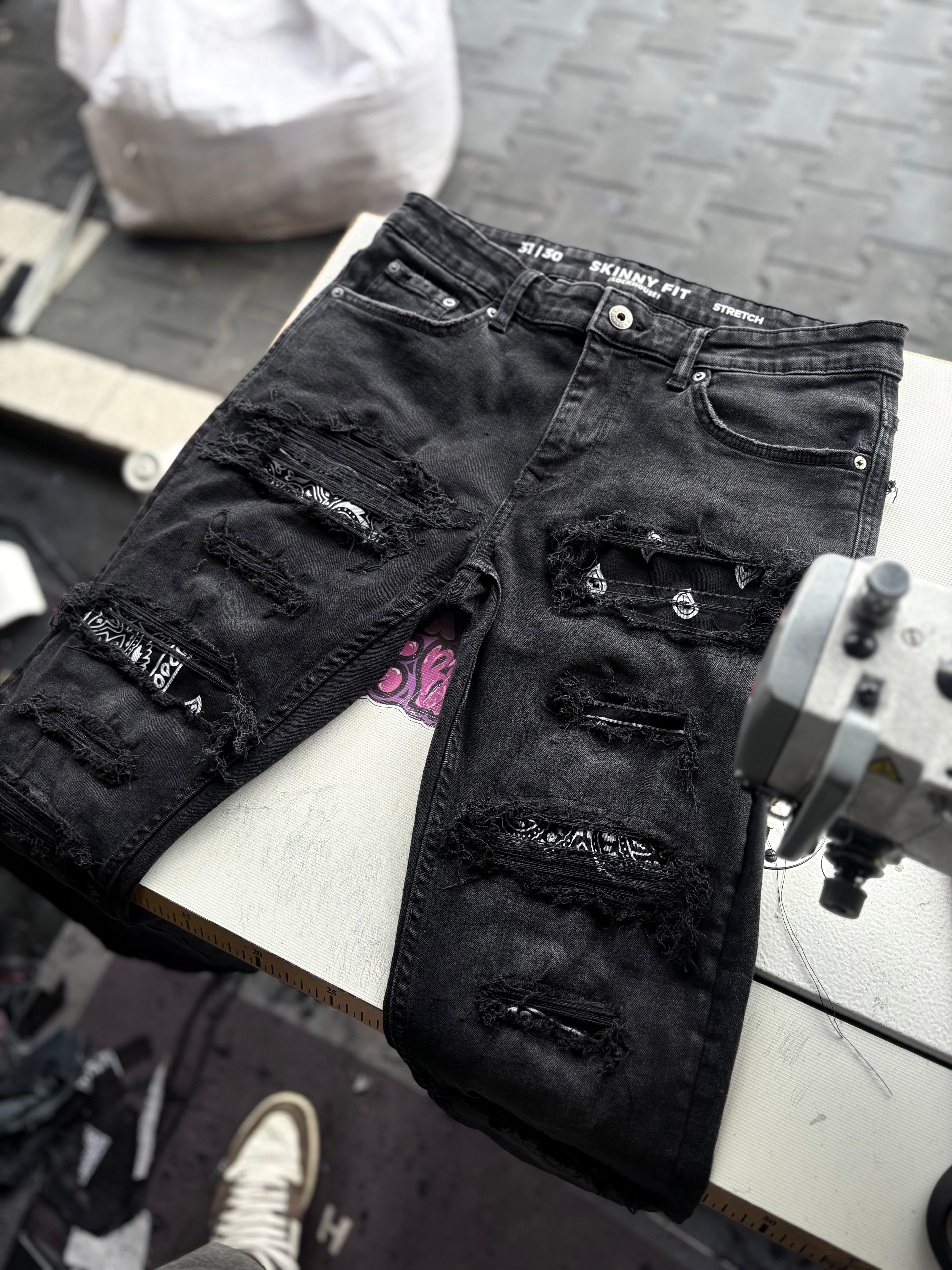 Dripped Slimfit Custom Jeans | M
