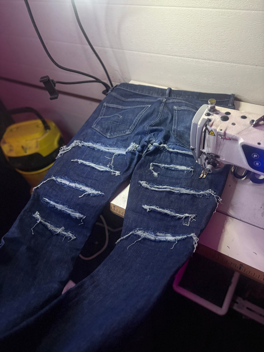 Dripped Slimfit Distressed Jeans | M