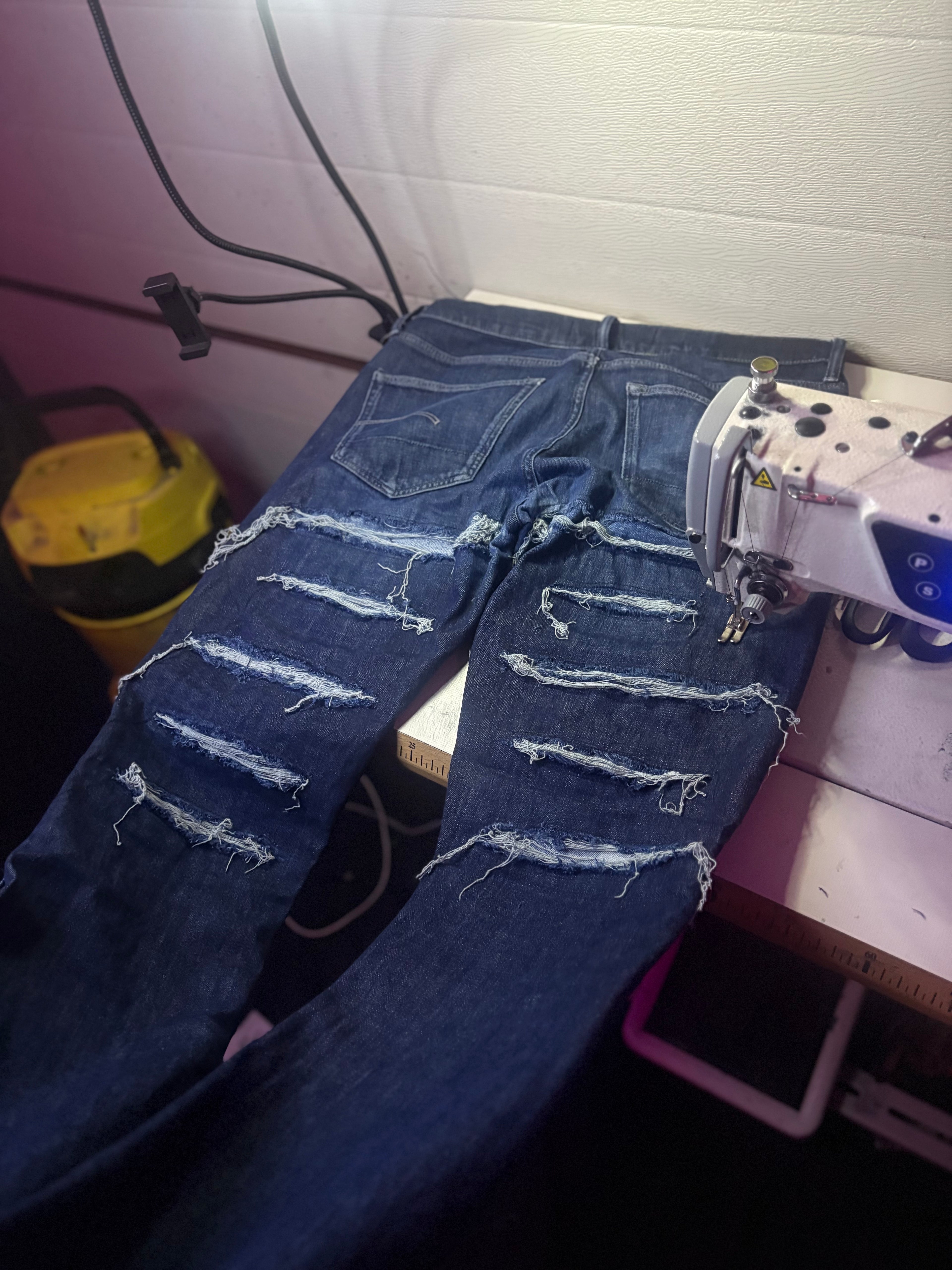 Dripped Slimfit Distressed Jeans | M