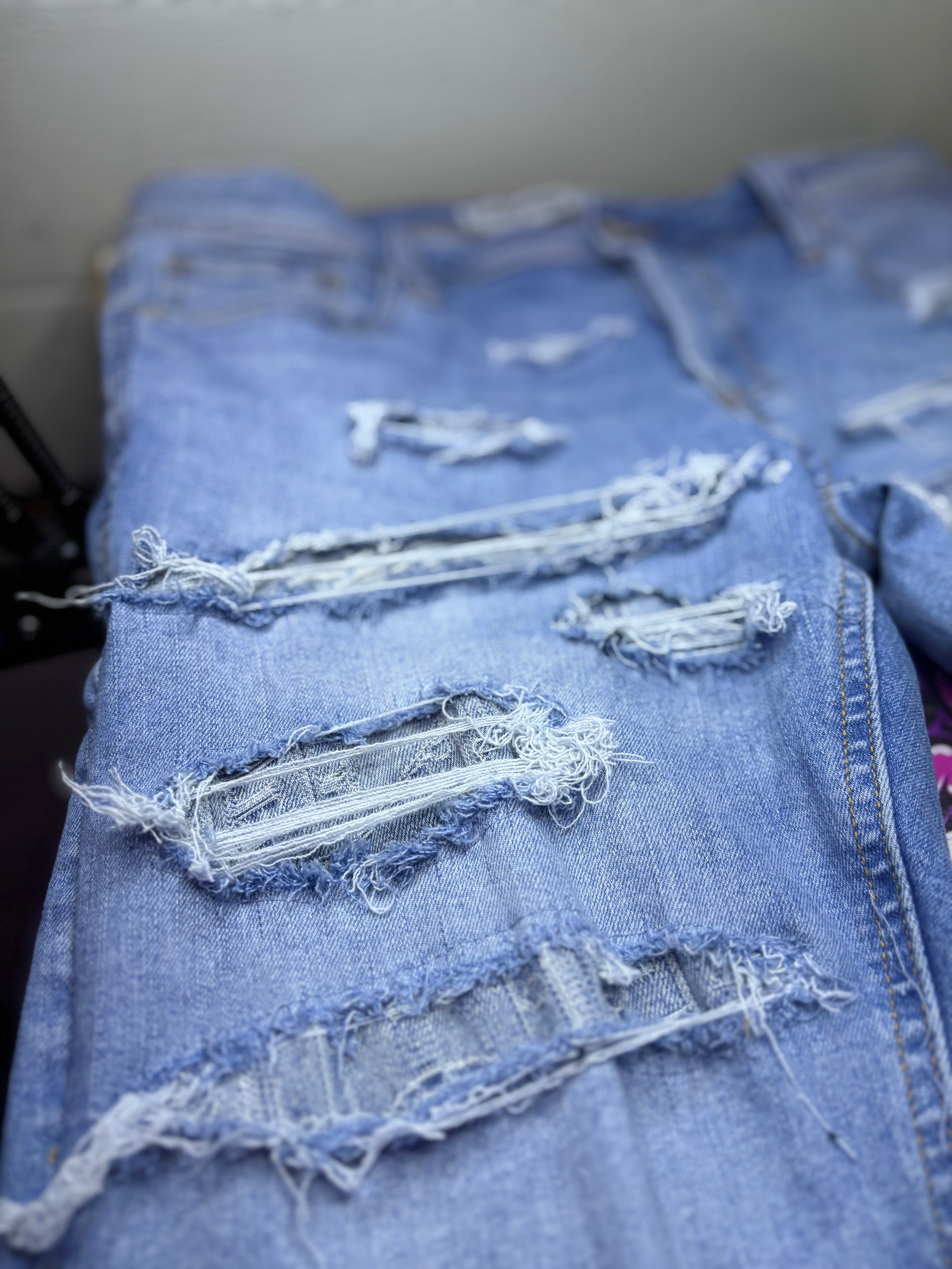 Dripped Slimfit Distressed Jeans | M