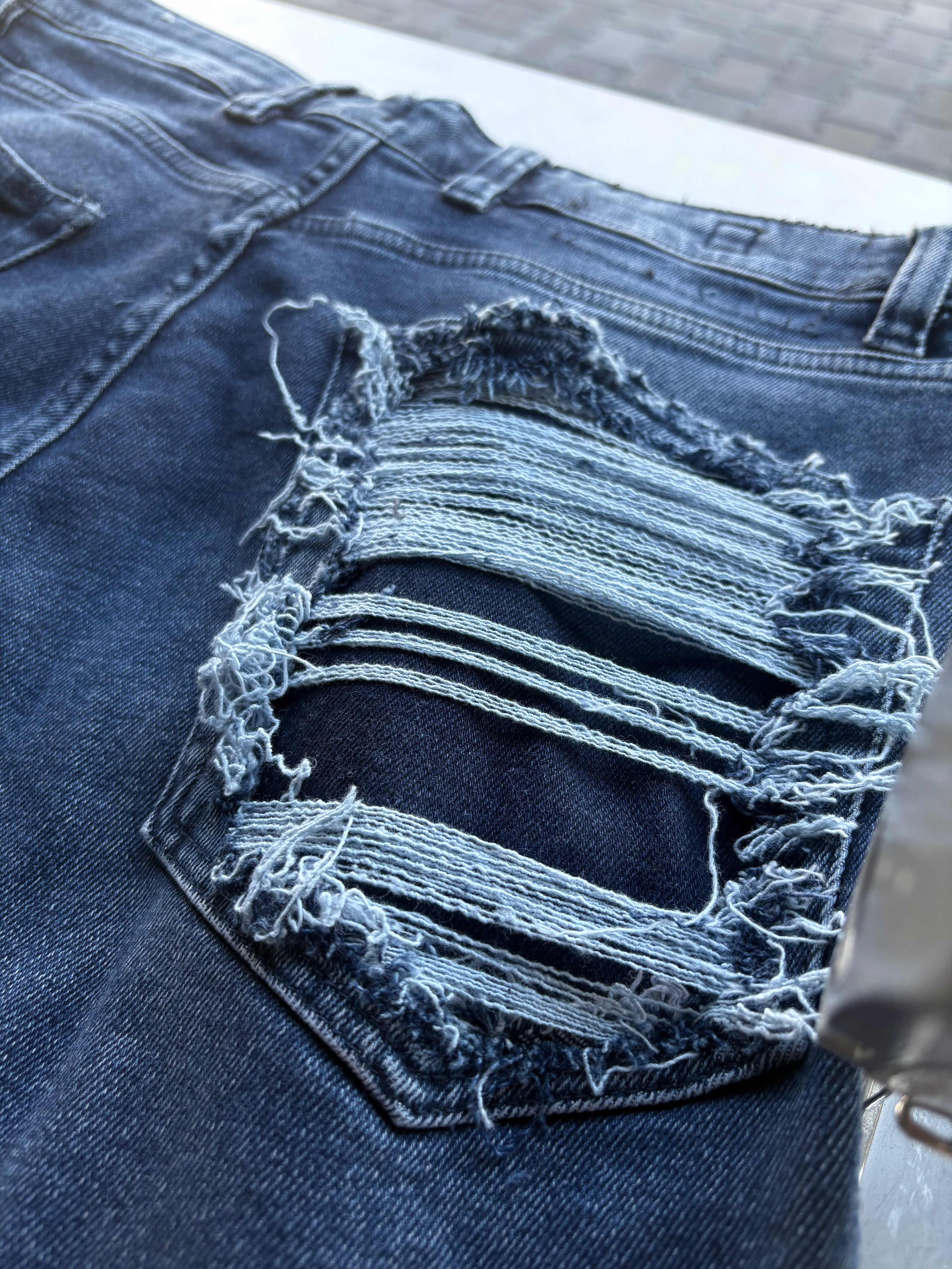 Dripped Slimfit Custom Jeans | M